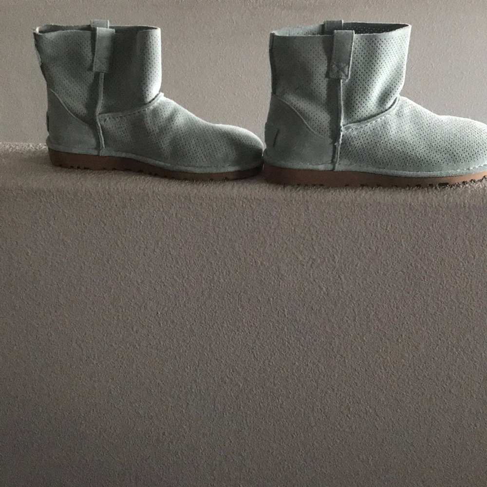 Ugg ausrailia boots (discontinued) size 9